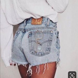 501 levi short  high waist   use look at the pics